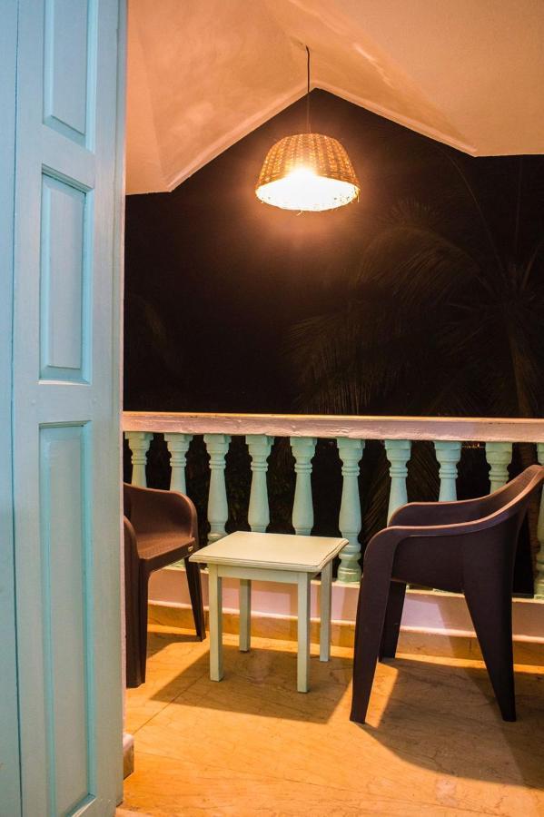 The Turquoiise House Hotel Morjim Bagian luar foto
