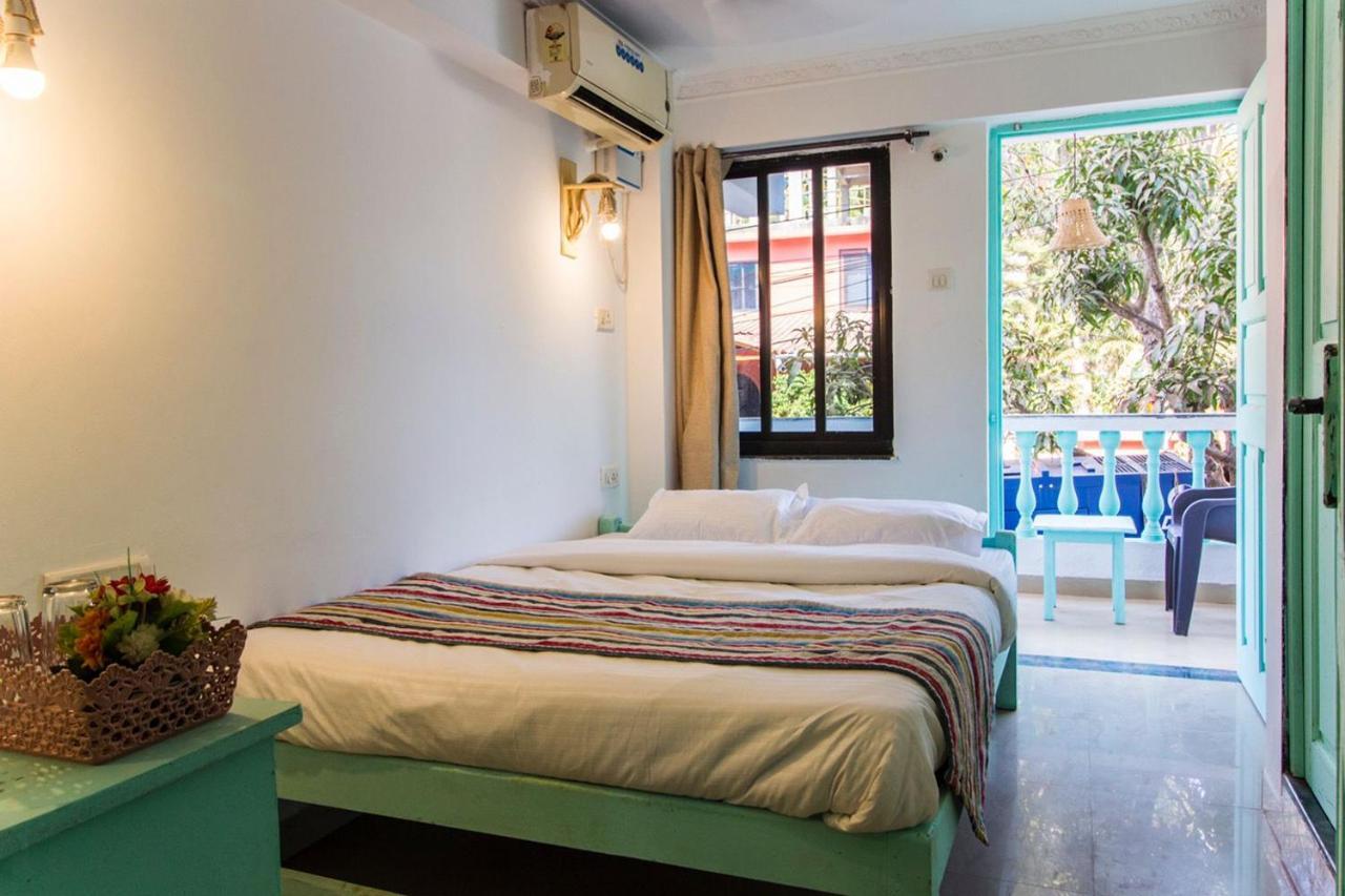 The Turquoiise House Hotel Morjim Bagian luar foto