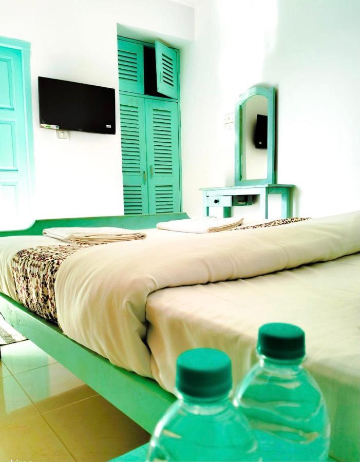 The Turquoiise House Hotel Morjim Bagian luar foto